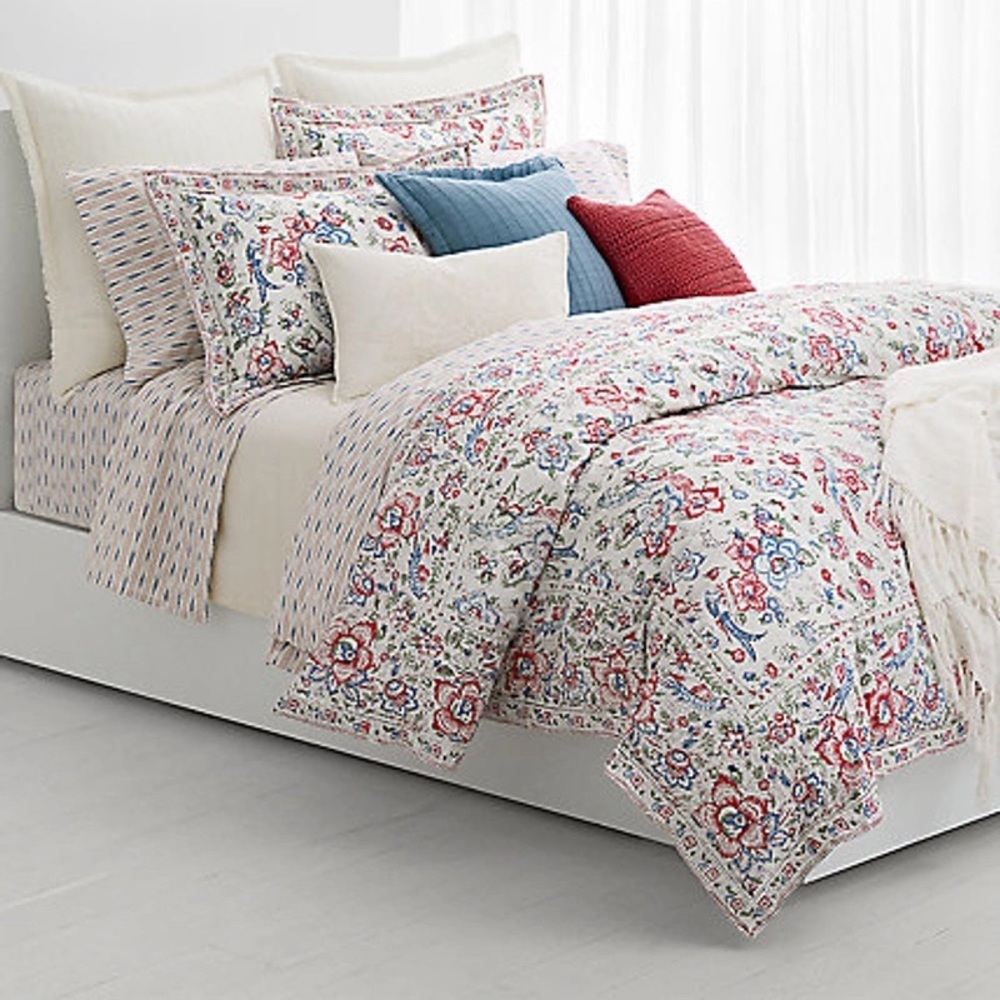 Bundle of Ralph Lauren Lucie bedding sheet set and duvet cover set 7 pieces set